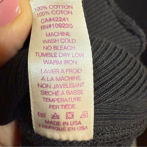 Velvet by Graham & Spencer | Men's Classic Black Crewneck Sweater | Sz M - Picture 7 of 7